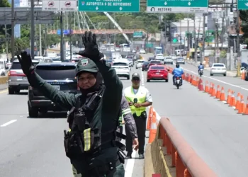 Conductor de motocicleta será sometido tras agredir agentes de la Digesett en Villa Mella