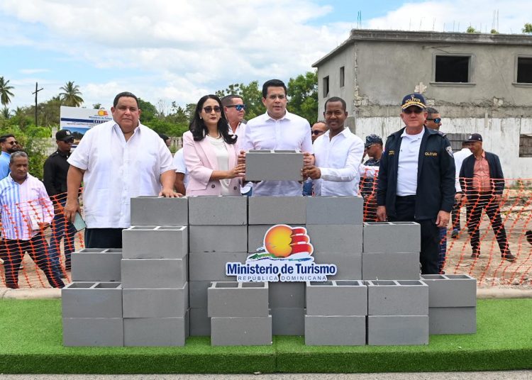 Turismo inicia construcción de parque-parador fotográfico en Las Clavellinas, Azua