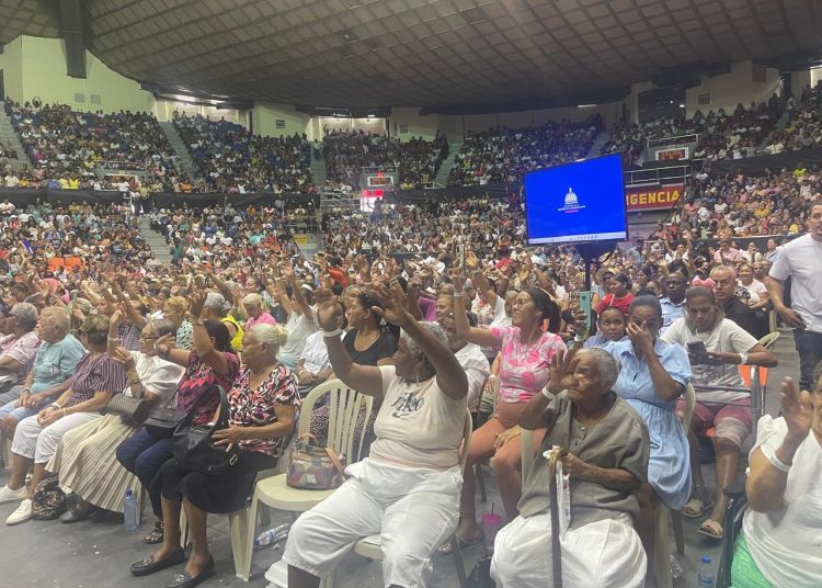 DASAC impacta a miles de madres en Santiago con entrega masiva de electrodomésticos y alimentos