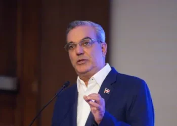 Abinader entrega más de RD$5.3 millones de su salario 2025 a 16 organizaciones sociales