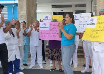 Enfermeras mantienen paro de 48 horas pese a reunión pautada con Abinader