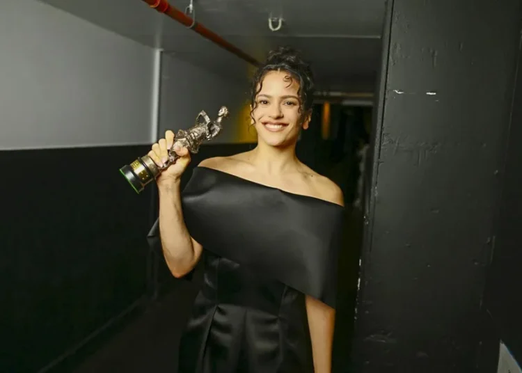 Rosalía sube al olimpo musical tras recibir el Ivor de Compositora Internacional del Año
