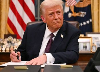 Un juez prohíbe a Trump rebautizar con su nombre el Centro Kennedy de Washington