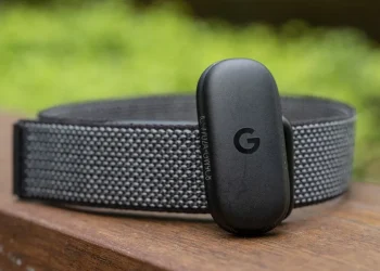 Google pone a la venta el ‘Fitbit Air’: sin pantalla, libre de suscripción y con coach de IA