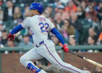 Juan Soto enciende las alarmas tras golpearse el tobillo en triunfo de los Mets