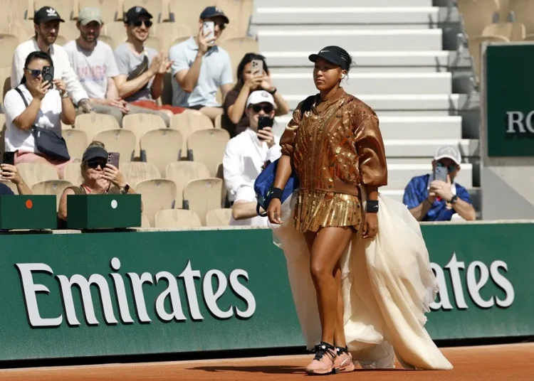 Naomi Osaka da un segundo golpe de efecto de moda en Roland Garros