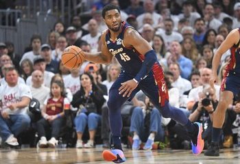 Mitchell y Harden rescatan a Cleveland y meten presión a los Pistons en el Este