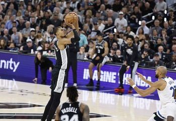 Wembanyama lidera aplastante triunfo de Spurs y los acerca a la final del Oeste