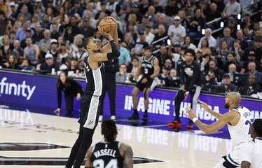 Wembanyama lidera aplastante triunfo de Spurs y los acerca a la final del Oeste