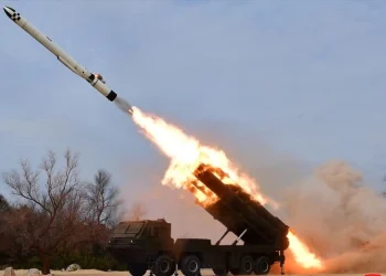 EEUU acusa a Irán de violar alto el fuego tras lanzamiento de misil hacia Kuwait