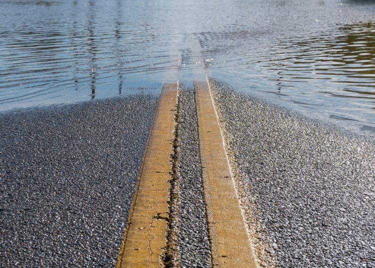 Vaguada deja miles de afectados y comunidades incomunicadas en el país