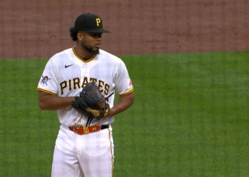 Piratas ascienden al dominicano Wilber Dotel para fortalecer su bullpen