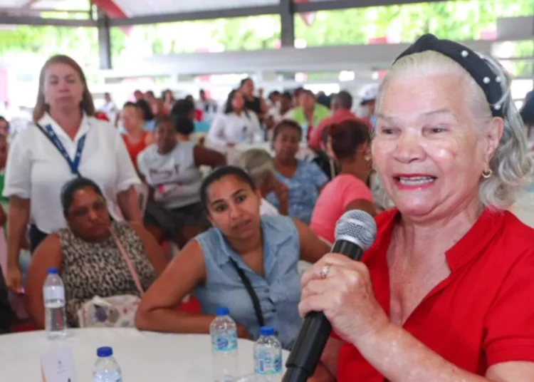 Programas sociales de Supérate benefician a más de 90 mil familias en tres provincias