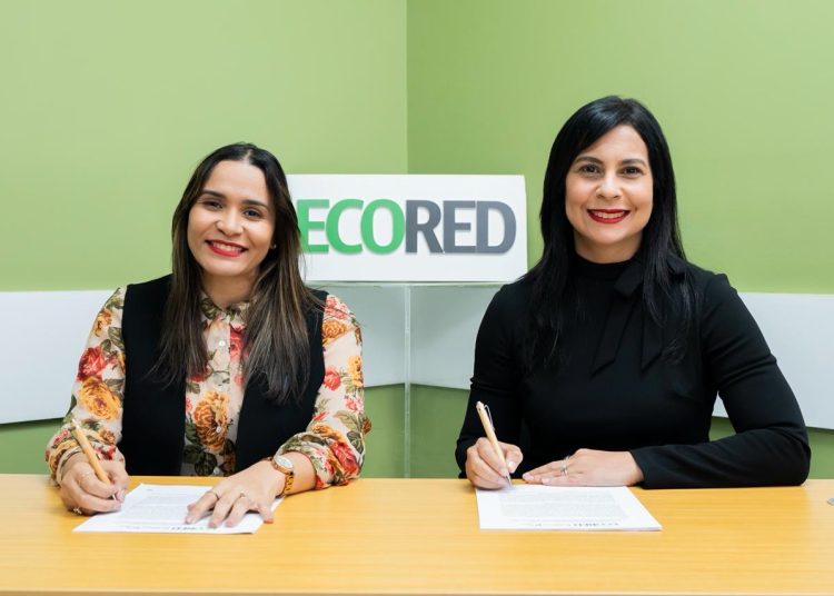 Ecored y WCA-RD acuerdan impulsar formación y transparencia empresarial