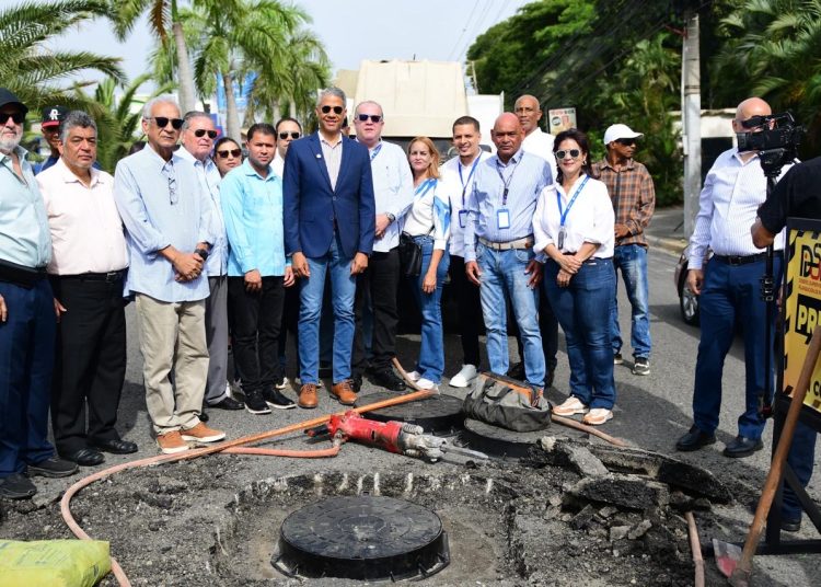Santiago inicia ofensiva contra registros destapados; Coraasan y Alcaldía invertirán RD$60 millones en seguridad vial