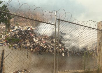 Incendio en estación de residuos de Las Terrenas; autoridades investigan causas