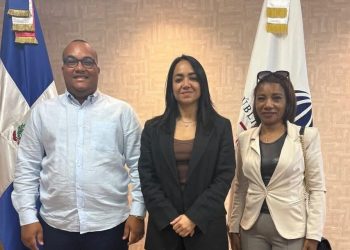 Ministra de Interior y Policía recibe comisión de Sábana Yegua para abordar la seguridad vial