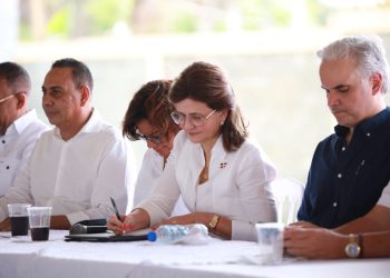 Raquel Peña anuncia avances en titulación y reafirma apoyo a productores de Monte Plata