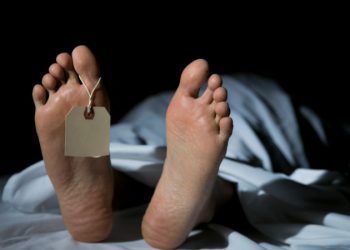 Hombre muere al caer de sexto piso mientras instalaba aire acondicionado en Ensanche Quisqueya