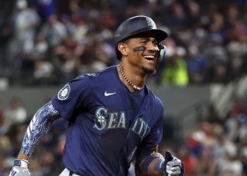 Julio Rodríguez conecta su jonrón 13 y lidera triunfo de Seattle sobre los Mets