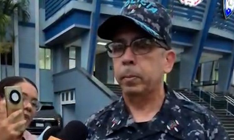 Interrogan a joven hallada con vida en apartamento donde murieron madre e hijo en Piantini
