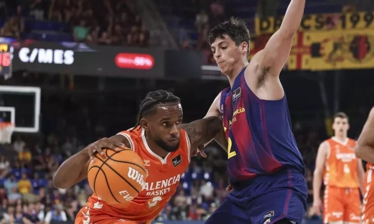 Jean Montero lidera paliza del Valencia sobre el Barça y empata la final de la ACB