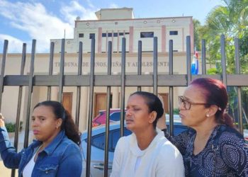 Condenan a cuatro años de prisión a adolescente por muerte de estudiante en Santiago