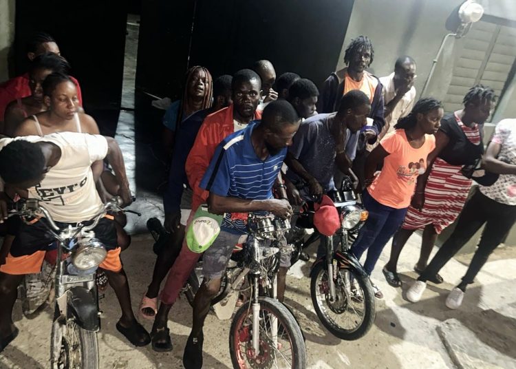 Interceptan 56 haitianos indocumentados en la frontera