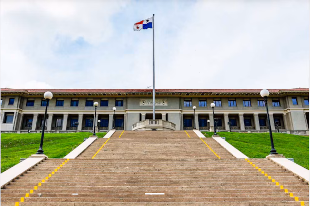 Canal de Panamá modifica requisitos construir nuevos puertos y corredor energético