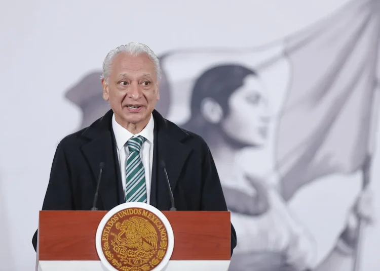 Exdirector de Pemex es denunciado por presunta violencia doméstica en México