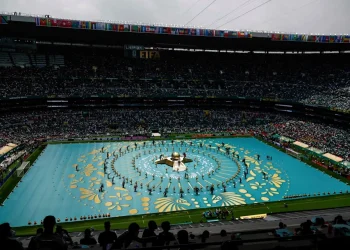 Shakira, Maná y Andrea Bocelli protagonizan una espectacular inauguración del Mundial 2026 en el Estadio Azteca