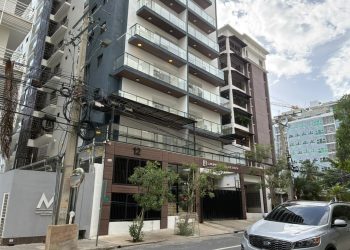 Bomberos sofocan incendio en torre de Naco; no se reportan heridos