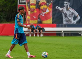Lamine Yamal, Nico Williams y Víctor Muñoz se pierden amistoso ante Perú
