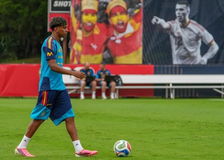 Lamine Yamal, Nico Williams y Víctor Muñoz se pierden amistoso ante Perú
