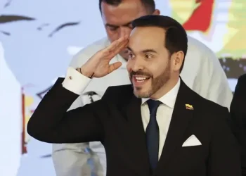 Abelardo De la Espriella dialoga con Díaz Ayuso y Abascal para estrechar el lazo de Colombia y España
