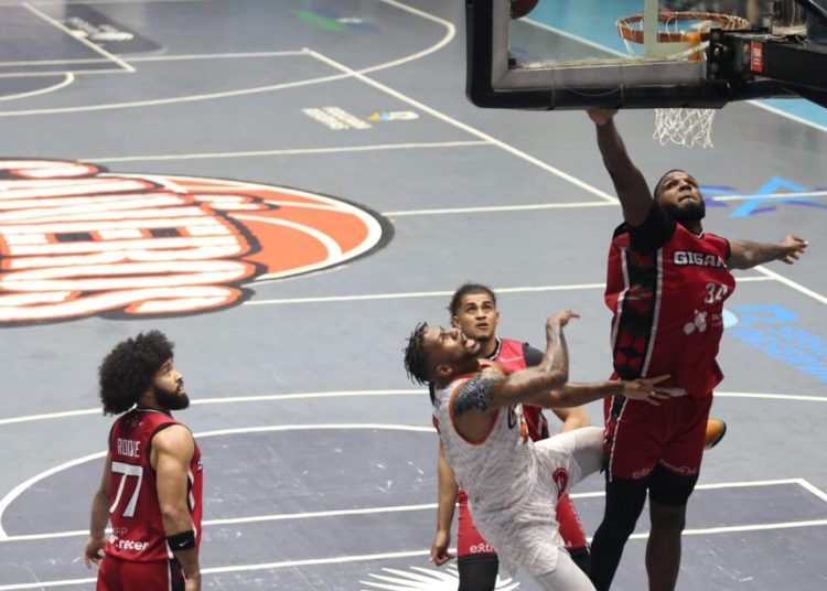 Fitzgerald, Ferreiras y Roque meten a los Gigantes en la semifinal