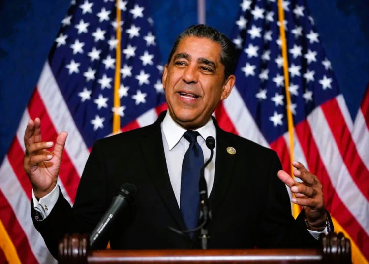 Encuesta proyecta ventaja para Adriano Espaillat en las primarias demócratas de Nueva York
