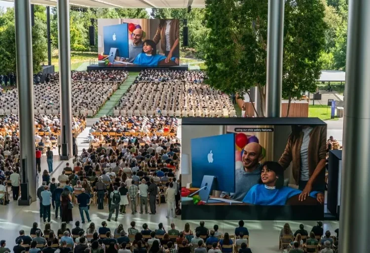 Apple reestructura su sistema de IA y critica a sus rivales por disputar una carrera tecnológica «sin sentido»