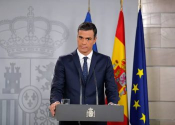Gobierno español acusa de “persecución” al juez que envió a juicio esposa de Pedro Sánchez