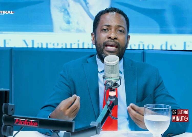 Abogado Gilmer Martínez denuncia «alopecia» ambiental en Barahona y exige frenar la explotación minera ilegal