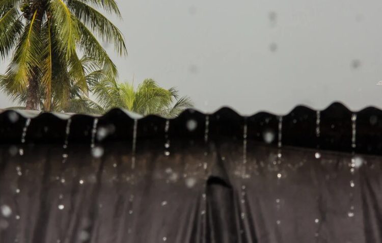 Vaguada y onda tropical continuarán provocarán aguaceros este domingo