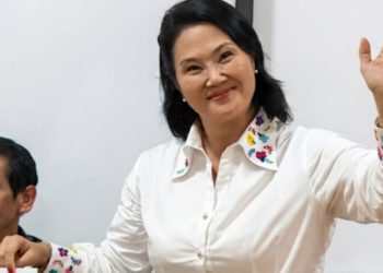 Keiko Fujimori emite su voto en San Borja durante la segunda vuelta presidencial en Perú
