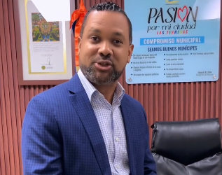 Alcalde de Las Terrenas rompe el silencio: “No hay ni habrá playas privadas en nuestro municipio”