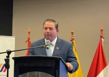 Héctor Porcella participó como expositor en Foro Andino, en Ecuador