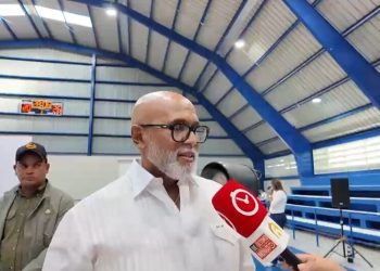 Ángel de la Cruz destaca ejecución de más de 425 obras de Gobierno durante inauguración del Club El Millón Yireh