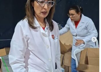 Profesionales farmacéuticos se integran al centro de acopio para ayuda humanitaria destinada a Venezuela