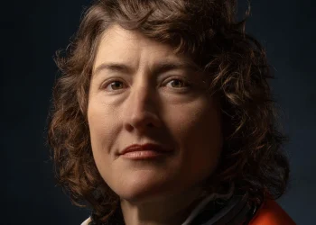 Christina Koch, la primera mujer en viajar a la Luna, recibe el Premio Princesa de la Concordia