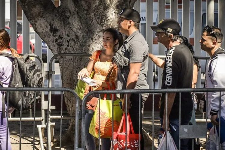 Juez anula política Trump que pausó proceso migratorio y de asilo de personas de 39 países
