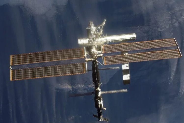 NASA prepara a la tripulación de la EEI para una posible evacuación ante una fuga de aire