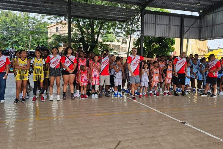 Fundación Los Mina Unidos X Siempre reafirma compromiso con la juventud en su décimo aniversario